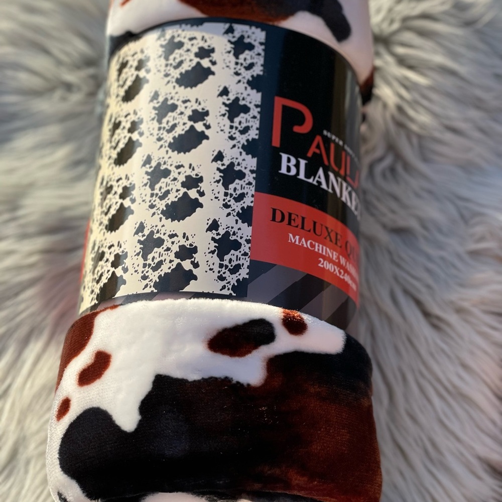 Brand New Queen size extra soft and thick Flannel Blanket Cow print 200*240cm
